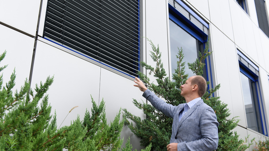 
										Stores à panneaux solaires
																						